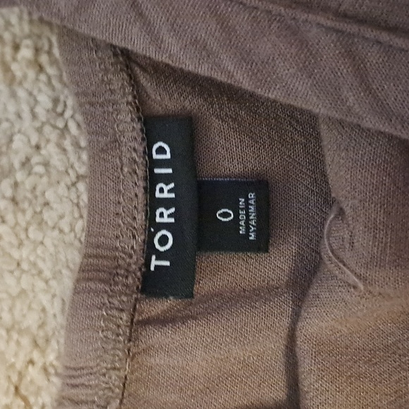 Torrid SEXY Brown Top with Buttons Size 0 Form Fitting - Picture 2 of 2